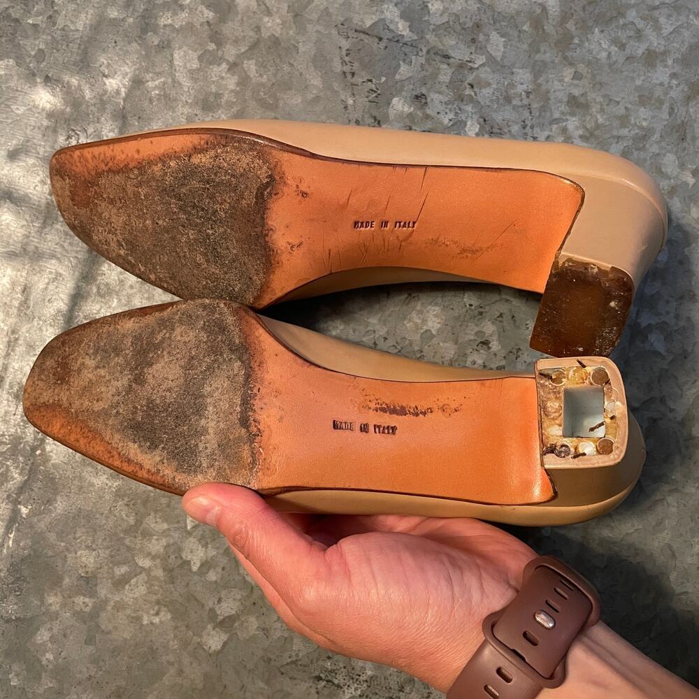 Vintage Salvatore Ferragamo Square Toe Heels 7.5 Italy Made Nude Beige Tan Logo - Picture 8 of 12